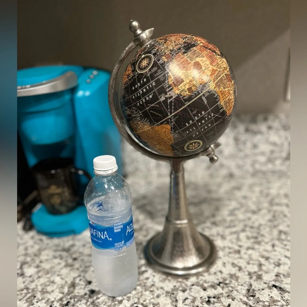 Vintage, spinning globe